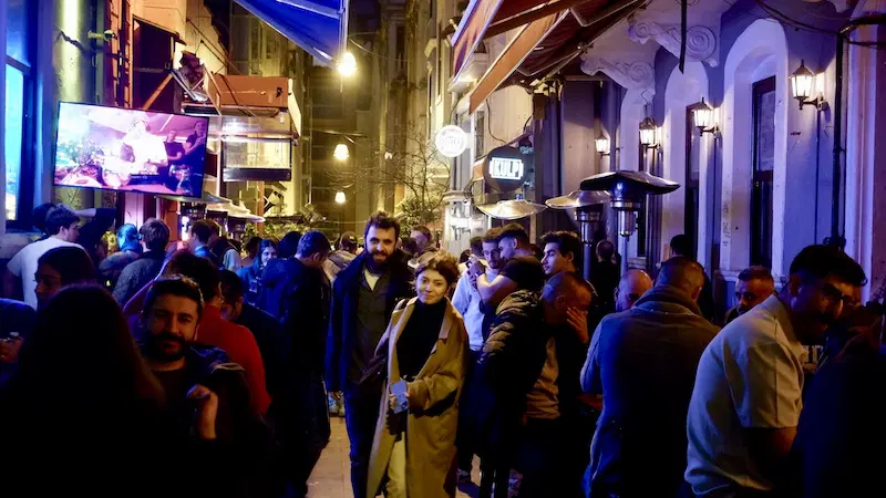 cb_istanbul_beyoglu_pbo_street