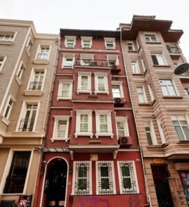 Beyoğlu Hotels, Beyoğlu butik otel, Beyoğlu apart otel, Galata otelleri, Taksim konaklama, Çukurcuma otelleri, Cihangir otelleri, İstanbul butik otel, Beyoğlu gezi rehberi, Beyoğlu Hotels 2026