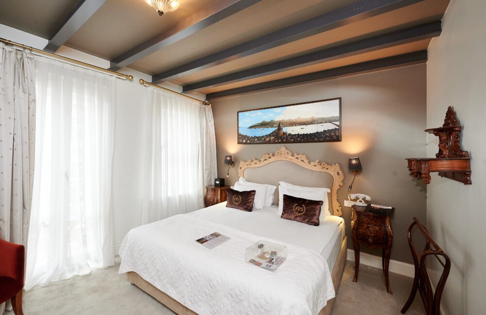 beyoglu hotels, beyoğlu hotel, beyoğlu otelleri, beyoğlu butik otel, beyoğlu design hotel, beyoğlu design hotels, istanbul beyoğlu hotels, best hotels in beyoğlu, faik pasha apartments, faik pasha suites, cihangir hotels, çukurcuma hotels, galata hotels, karaköy hotels, family hotels, luxury hotels, istanbul small hotels, modern otel, residence hotel, küçük otel, konaklama, oda tipleri, uzun süreli konaklama, promosyon, rezervasyon, sanat oteli, 2025, mahalle rehberi, apart otel, butik apart