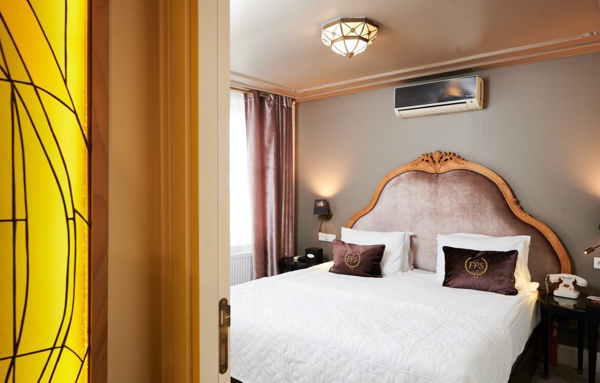 beyoglu-hotels-2025-butik-design-modern-listesi (5) beyoglu hotels, beyoğlu hotel, beyoğlu otelleri, beyoğlu butik otel, beyoğlu design hotel, beyoğlu design hotels, istanbul beyoğlu hotels, best hotels in beyoğlu, faik pasha apartments, faik pasha suites, cihangir hotels, çukurcuma hotels, galata hotels, karaköy hotels, family hotels, luxury hotels, istanbul small hotels, modern otel, residence hotel, küçük otel, konaklama, oda tipleri, uzun süreli konaklama, promosyon, rezervasyon, sanat oteli, 2025, mahalle rehberi, apart otel, butik apart