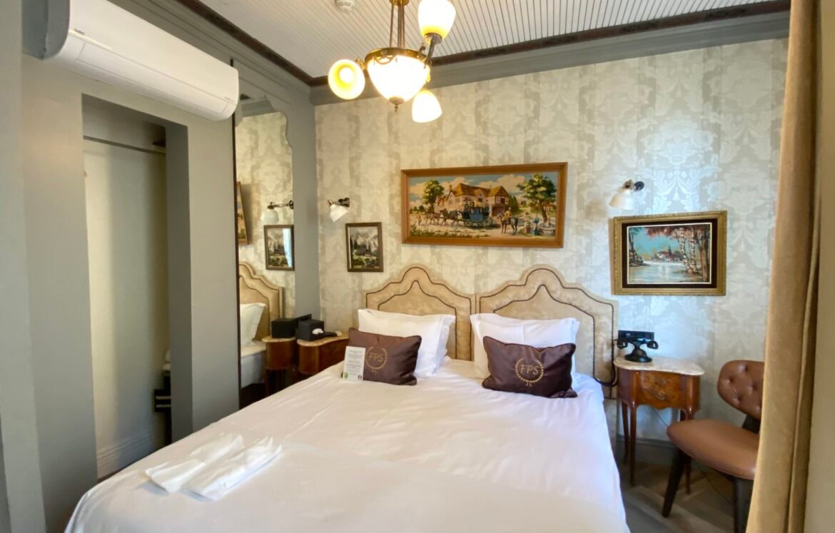 beyoglu hotels, beyoğlu design hotel, istanbul small hotels, modern otel, küçük otel, butik otel, faik pasha apartments, galata hotels, cihangir hotels, çukurcuma hotels, karaköy hotels, aile oteli, uzun süreli konaklama, oda tipleri, sanat oteli, 2025, rezervasyon, promosyon, mahalle rehberi