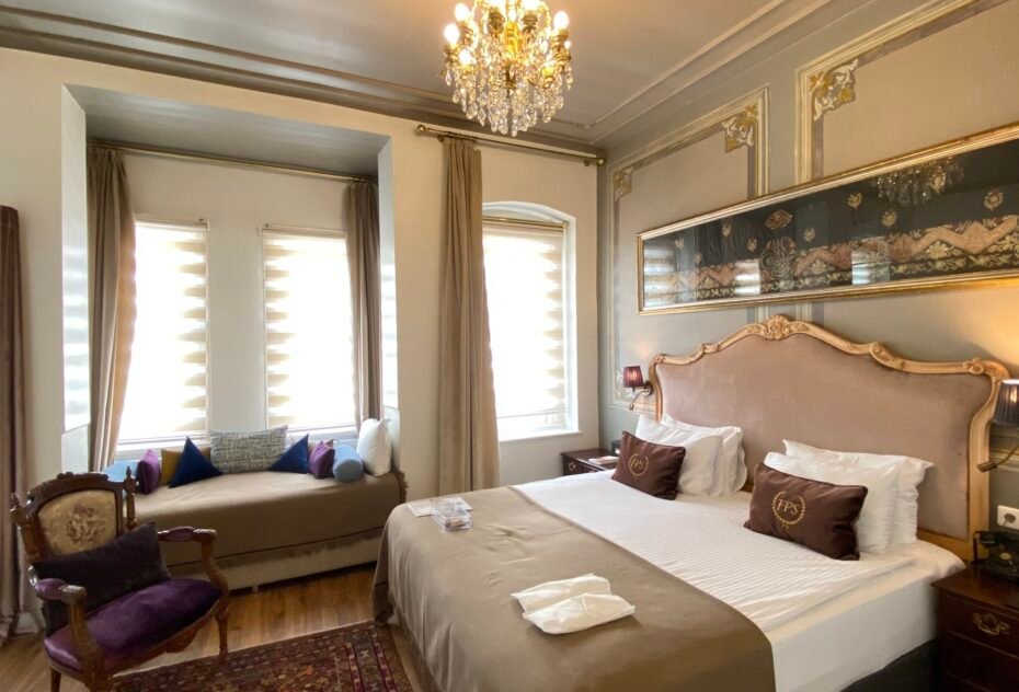 beyoglu hotels, beyoğlu design hotel, istanbul small hotels, butik otel, modern otel, küçük otel, faik pasha apartments, galata hotels, cihangir hotels, çukurcuma hotels, karaköy hotels, oda tipleri, aile oteli, uzun süreli konaklama, sanat oteli, 2025, promosyon, rezervasyon, mahalle rehberi