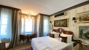 beyoglu hotels, beyoğlu design hotel, istanbul small hotels, butik otel, modern otel, küçük otel, faik pasha apartments, galata hotels, cihangir hotels, çukurcuma hotels, karaköy hotels, oda tipleri, aile oteli, uzun süreli konaklama, sanat oteli, 2025, promosyon, rezervasyon, mahalle rehberi
