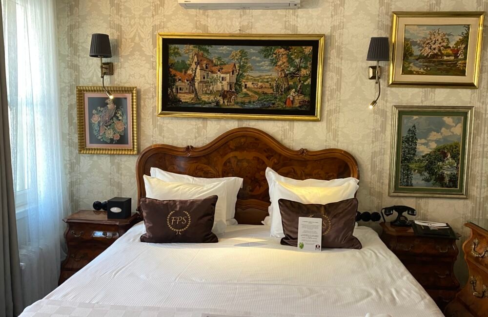 beyoglu hotels, beyoğlu design hotel, istanbul small hotels, butik otel, modern otel, küçük otel, faik pasha apartments, galata hotels, cihangir hotels, çukurcuma hotels, karaköy hotels, oda tipleri, aile oteli, uzun süreli konaklama, sanat oteli, 2025, promosyon, rezervasyon, mahalle rehberi