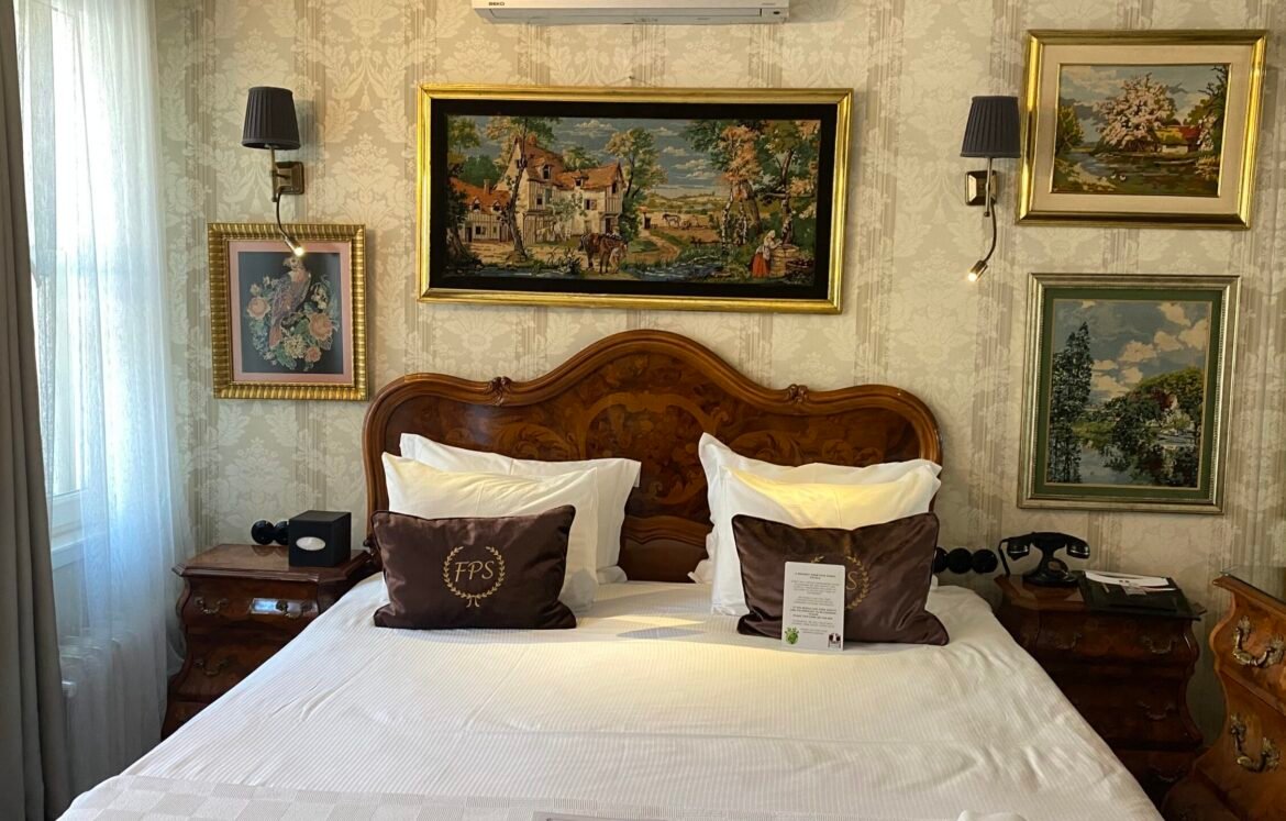 beyoglu hotels, beyoğlu design hotel, istanbul small hotels, butik otel, modern otel, küçük otel, faik pasha apartments, galata hotels, cihangir hotels, çukurcuma hotels, karaköy hotels, oda tipleri, aile oteli, uzun süreli konaklama, sanat oteli, 2025, promosyon, rezervasyon, mahalle rehberi
