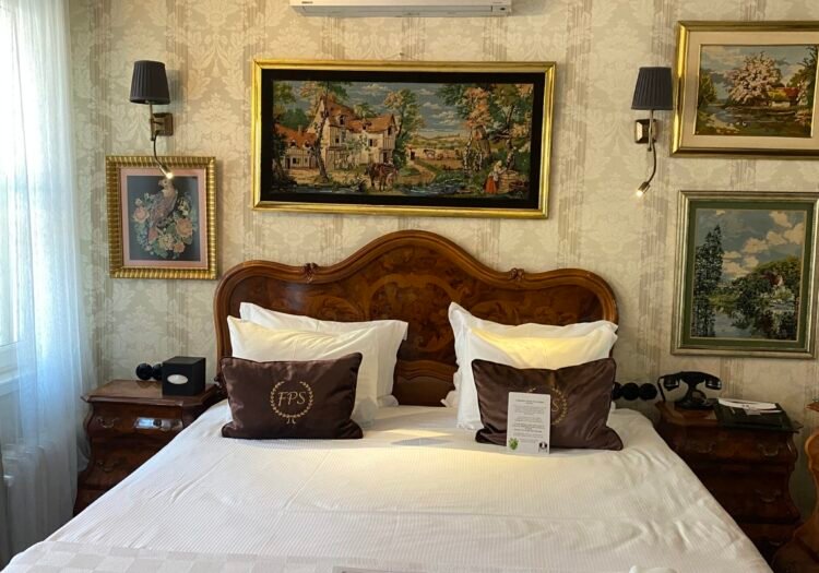 beyoglu hotels, beyoğlu design hotel, istanbul small hotels, butik otel, modern otel, küçük otel, faik pasha apartments, galata hotels, cihangir hotels, çukurcuma hotels, karaköy hotels, oda tipleri, aile oteli, uzun süreli konaklama, sanat oteli, 2025, promosyon, rezervasyon, mahalle rehberi