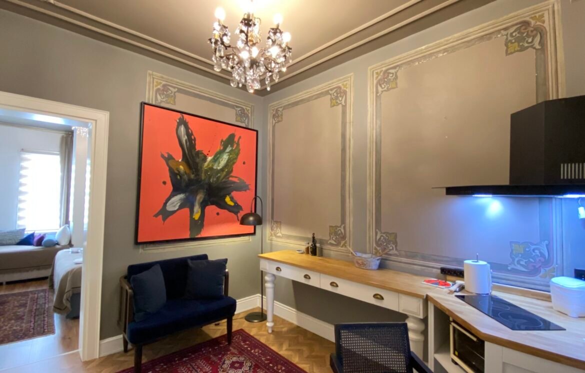 beyoglu hotels, beyoğlu design hotel, istanbul small hotels, butik otel, modern otel, küçük otel, faik pasha apartments, galata hotels, cihangir hotels, çukurcuma hotels, karaköy hotels, oda tipleri, aile oteli, uzun süreli konaklama, sanat oteli, 2025, promosyon, rezervasyon, mahalle rehberi