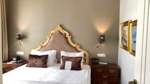 beyoglu hotels, beyoğlu design hotel, istanbul small hotels, butik otel, modern otel, küçük otel, faik pasha apartments, galata hotels, cihangir hotels, çukurcuma hotels, karaköy hotels, oda tipleri, aile oteli, uzun süreli konaklama, sanat oteli, 2025, promosyon, rezervasyon, mahalle rehberi