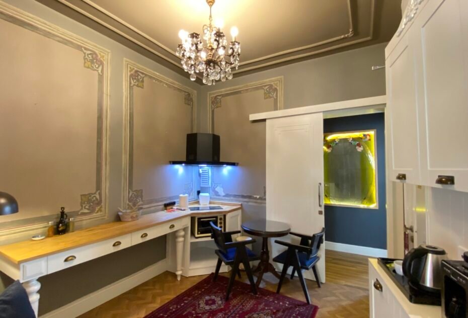 beyoglu hotels, beyoğlu design hotel, istanbul small hotels, küçük otel, aile oteli, faik pasha apartments, galata hotels, çukurcuma hotels, cihangir hotels, karaköy hotels, oda tipleri, konaklama, uzun süreli konaklama, sanat oteli, 2025, butik otel, modern otel, rezervasyon, promosyon