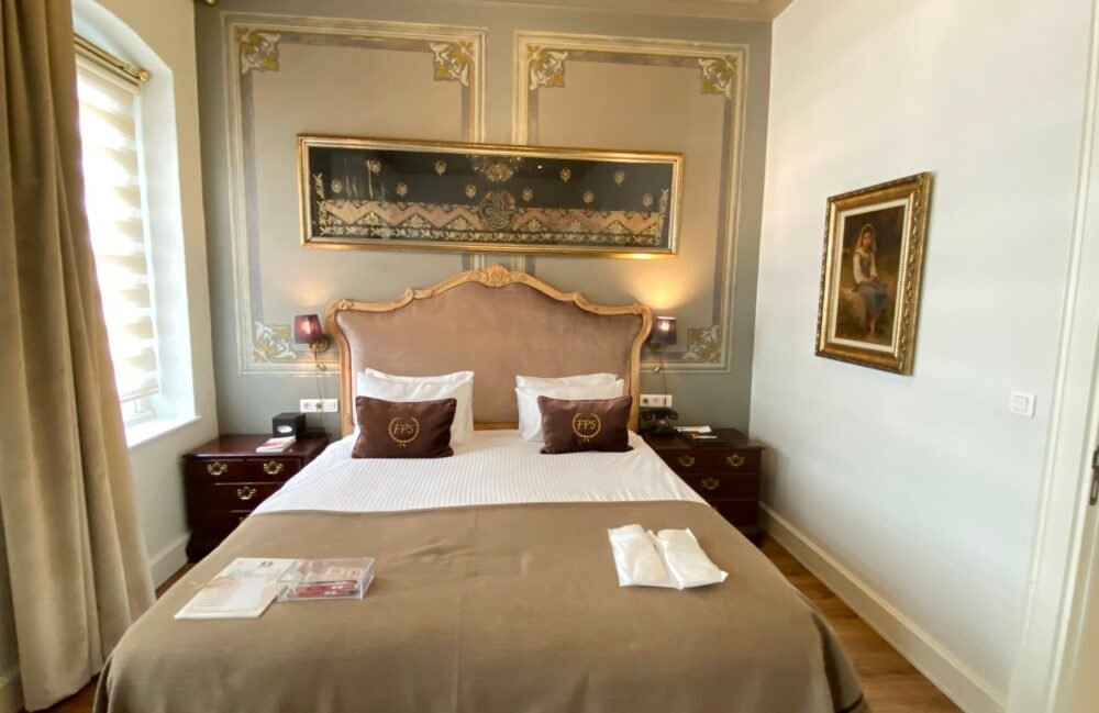 beyoglu hotels, beyoğlu design hotel, istanbul small hotels, küçük otel, aile oteli, faik pasha apartments, galata hotels, çukurcuma hotels, cihangir hotels, karaköy hotels, oda tipleri, konaklama, uzun süreli konaklama, sanat oteli, 2025, butik otel, modern otel, rezervasyon, promosyon