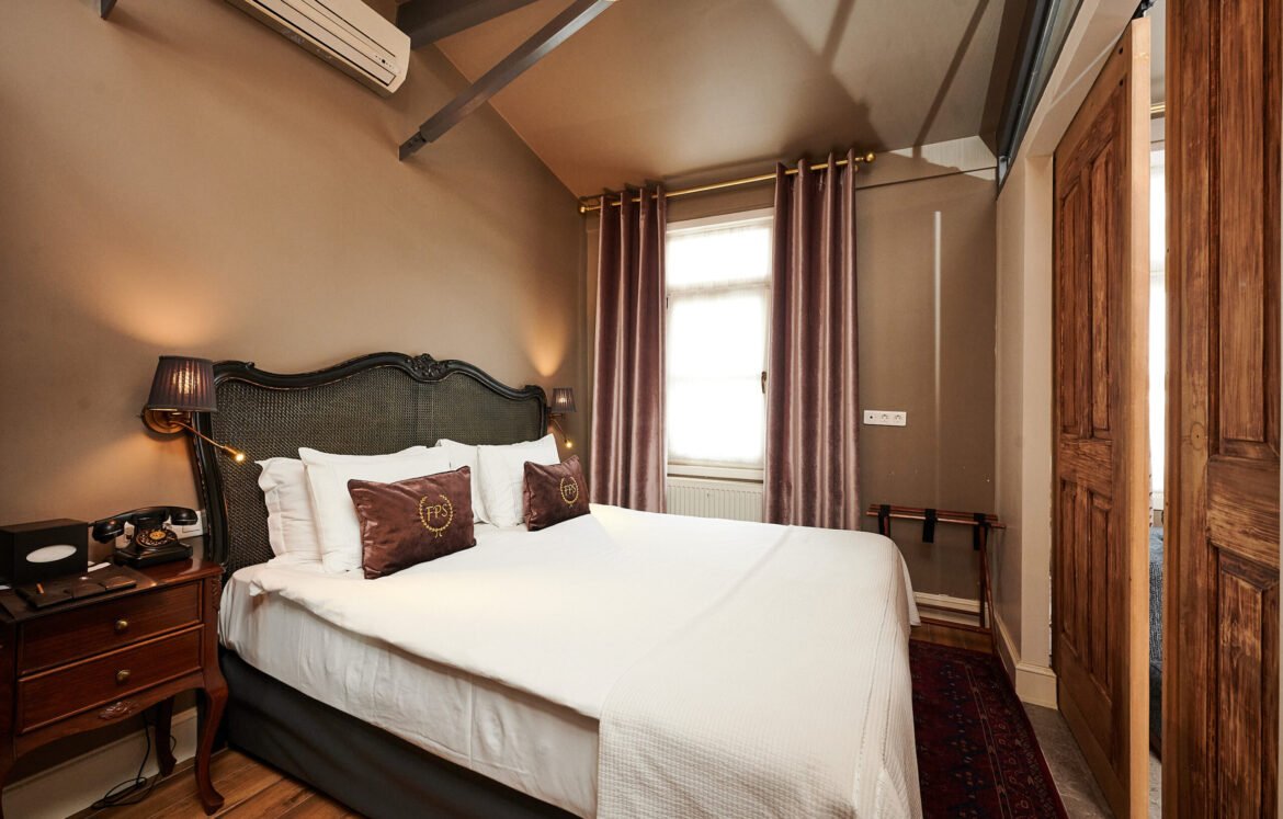 Beyoğlu hotels, Beyoğlu otelleri, Beyoğlu butik otel, İstanbul butik otelleri, Galata otelleri, Çukurcuma otelleri, Cihangir otelleri, tarihi İstanbul, Beyoğlu gezi rehberi, İstanbul 2026