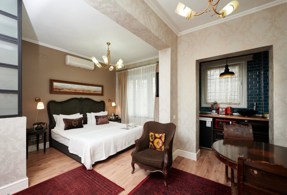 beyoğlu istanbul, lüks butik oteller, istanbul luxury hotel, beyoğlu konaklama, butik otel, modern otel, faik pasha apartments, galata hotels, çukurcuma hotels, cihangir hotels, karaköy hotels, oda tipleri, aile oteli, uzun süreli konaklama, sanat oteli, 2025, promosyon, rezervasyon, mahalle rehberi